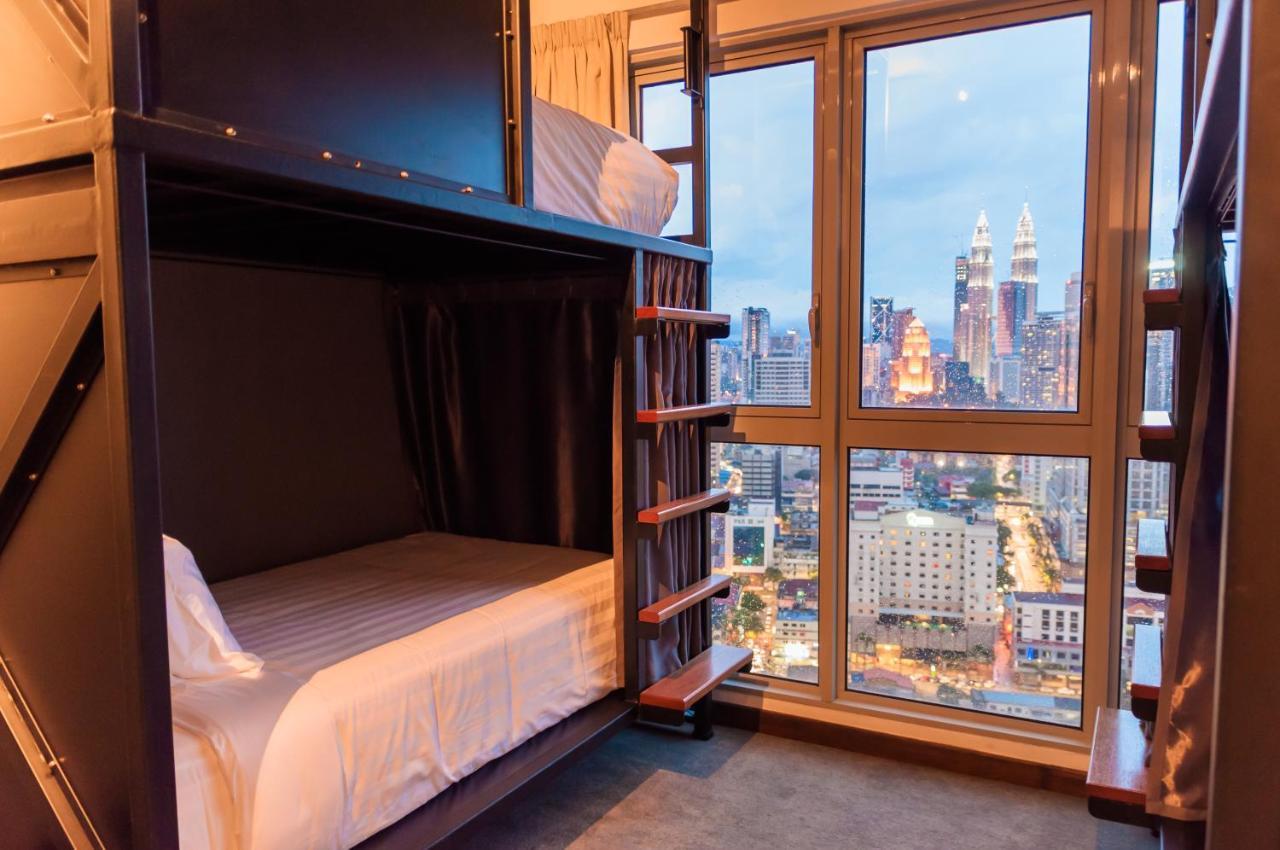ホテルTuxedo Kl No.1 Rooftop Pool W Skyscraper Views クアラルンプール エクステリア 写真