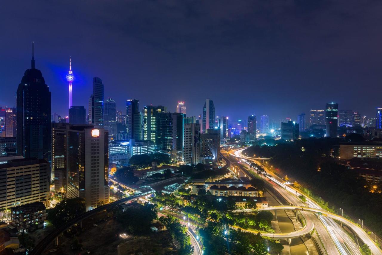 ホテルTuxedo Kl No.1 Rooftop Pool W Skyscraper Views クアラルンプール エクステリア 写真