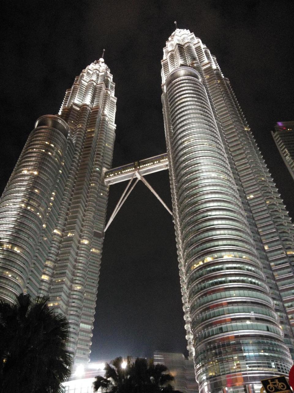 ホテルTuxedo Kl No.1 Rooftop Pool W Skyscraper Views クアラルンプール エクステリア 写真