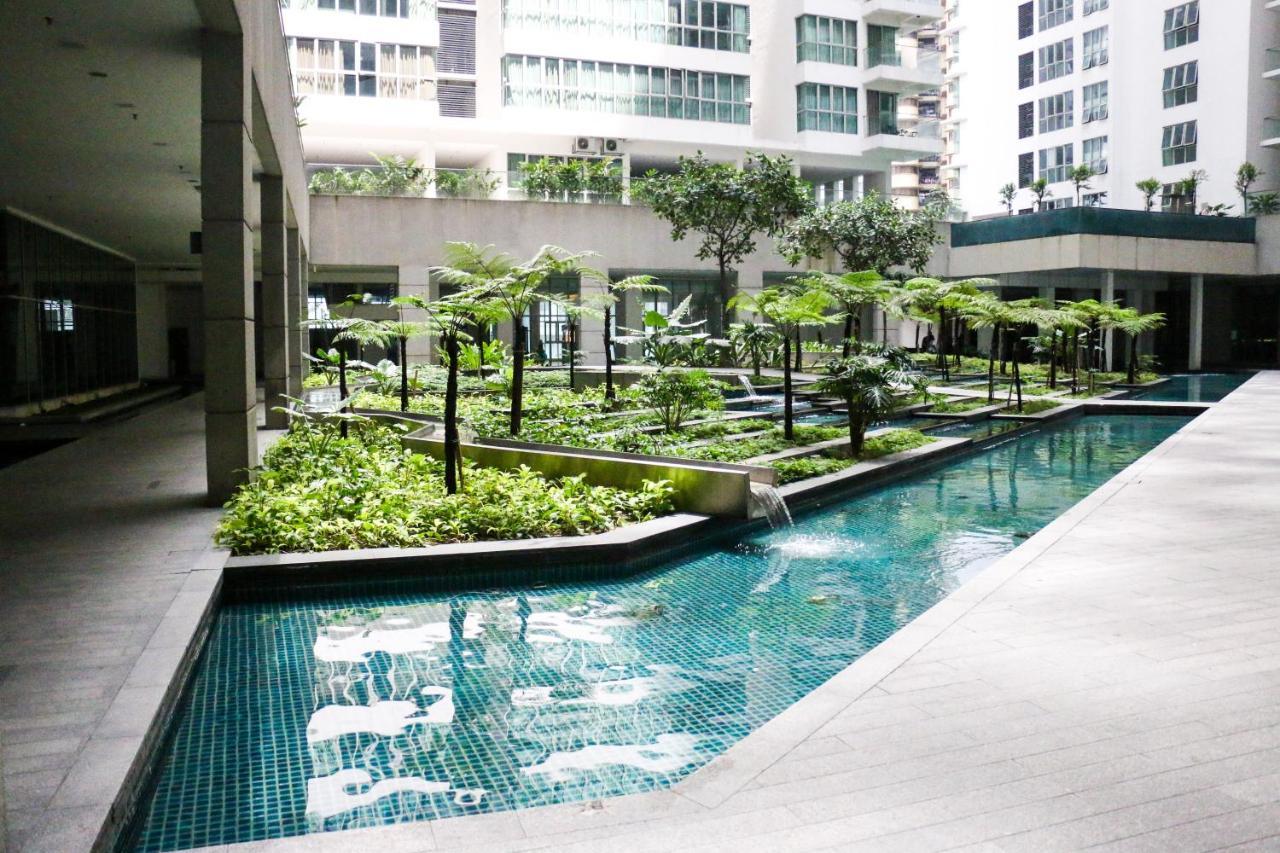 ホテルTuxedo Kl No.1 Rooftop Pool W Skyscraper Views クアラルンプール エクステリア 写真