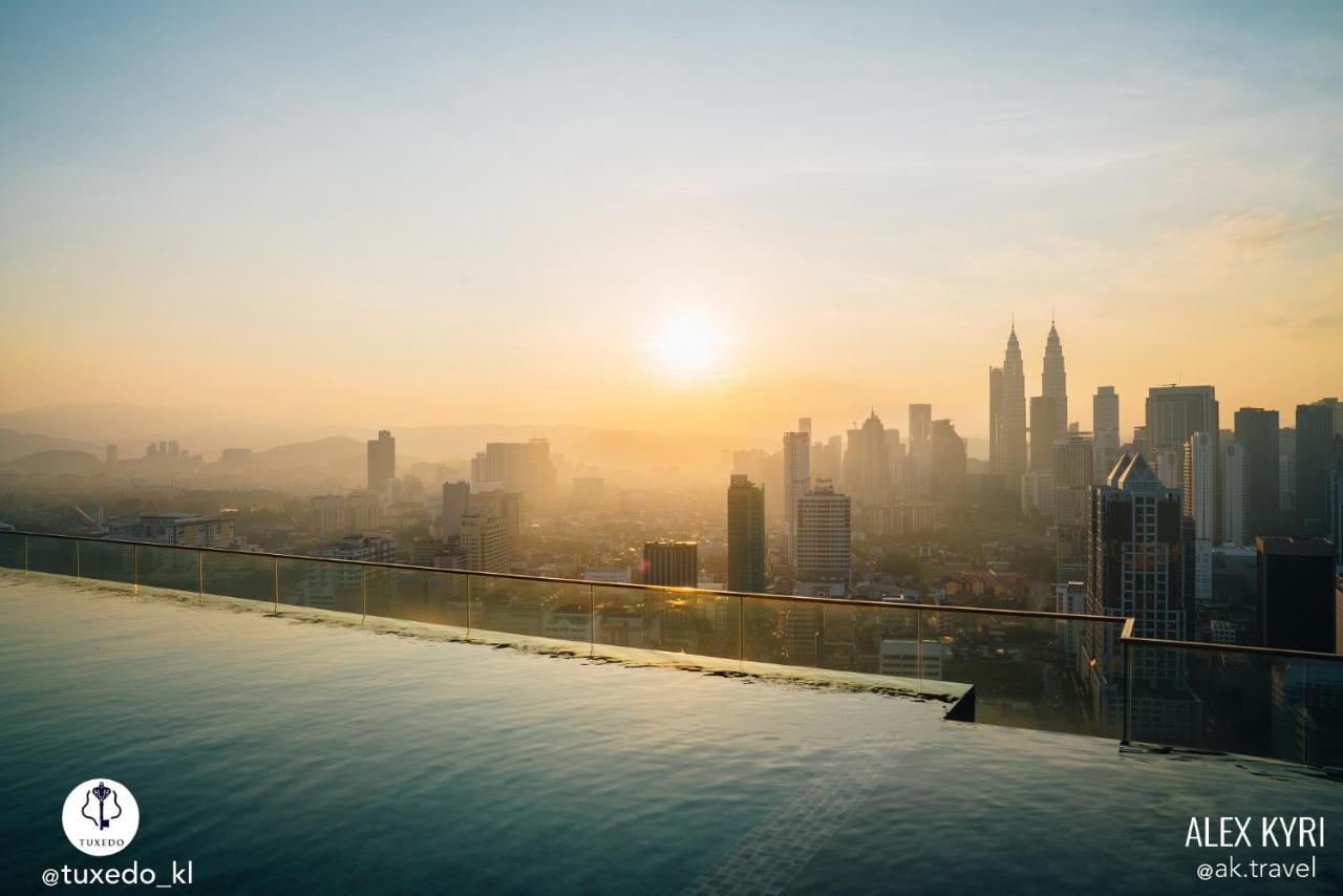 ホテルTuxedo Kl No.1 Rooftop Pool W Skyscraper Views クアラルンプール エクステリア 写真