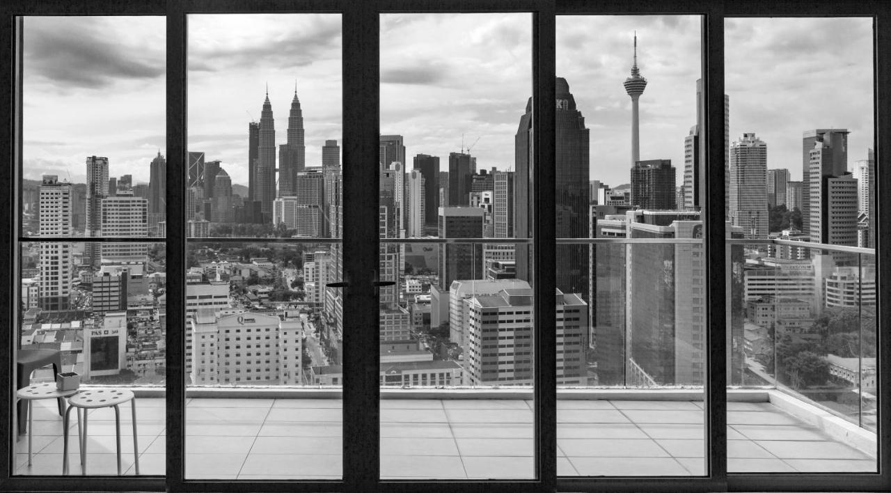 ホテルTuxedo Kl No.1 Rooftop Pool W Skyscraper Views クアラルンプール エクステリア 写真