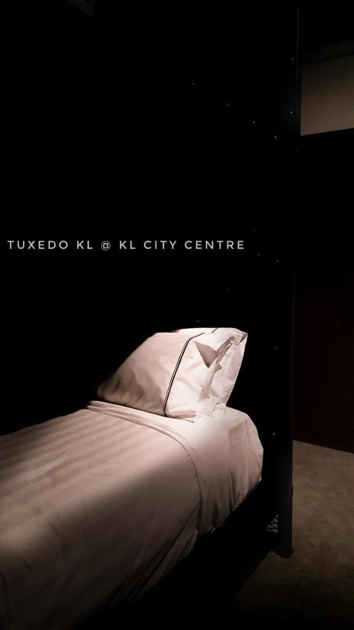 ホテルTuxedo Kl No.1 Rooftop Pool W Skyscraper Views クアラルンプール エクステリア 写真