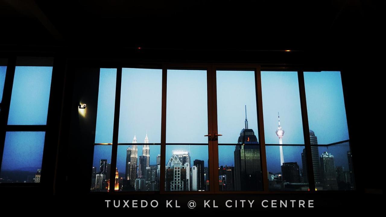 ホテルTuxedo Kl No.1 Rooftop Pool W Skyscraper Views クアラルンプール エクステリア 写真