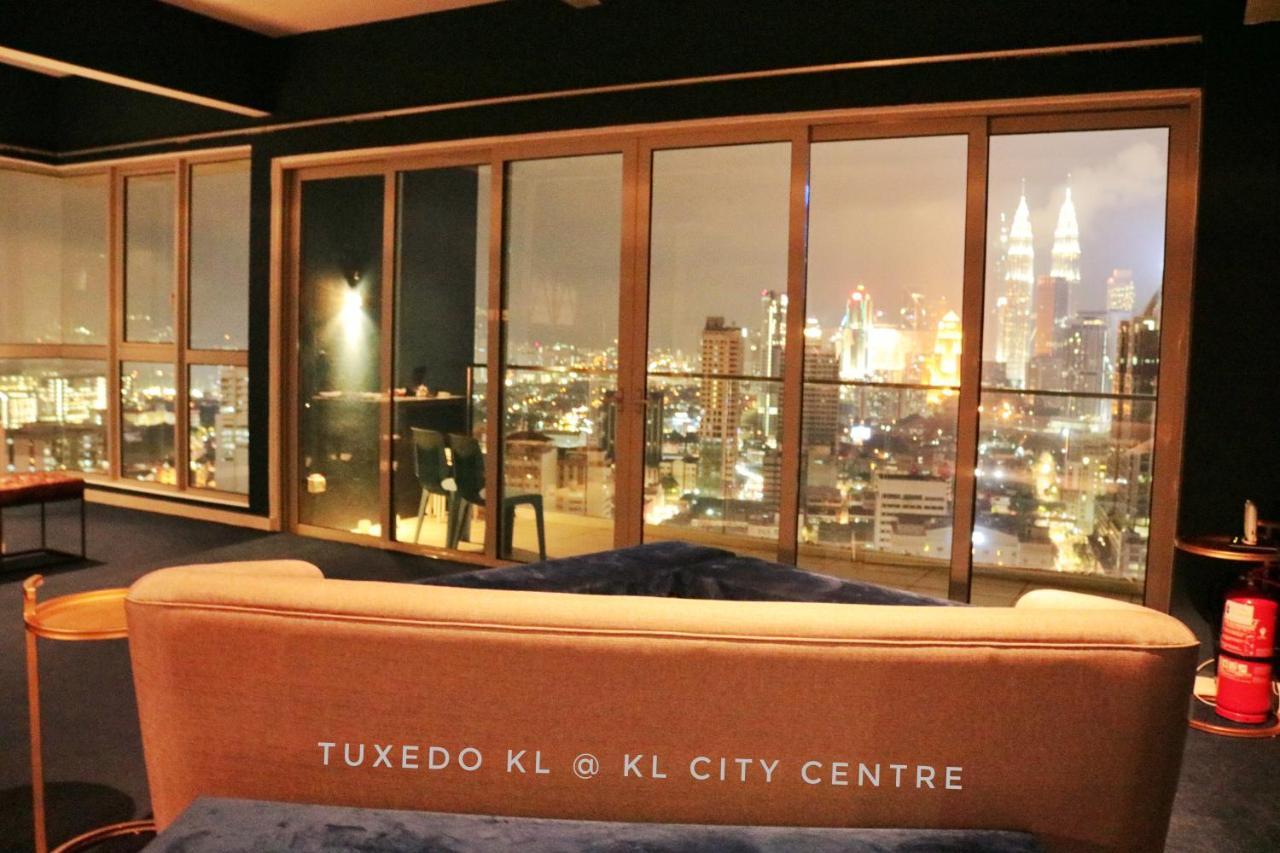 ホテルTuxedo Kl No.1 Rooftop Pool W Skyscraper Views クアラルンプール エクステリア 写真
