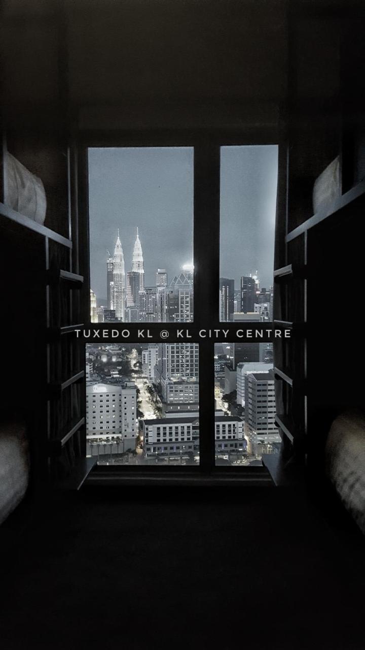 ホテルTuxedo Kl No.1 Rooftop Pool W Skyscraper Views クアラルンプール エクステリア 写真