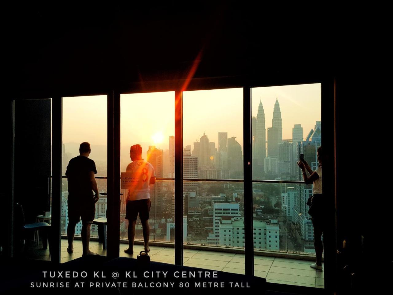 ホテルTuxedo Kl No.1 Rooftop Pool W Skyscraper Views クアラルンプール エクステリア 写真