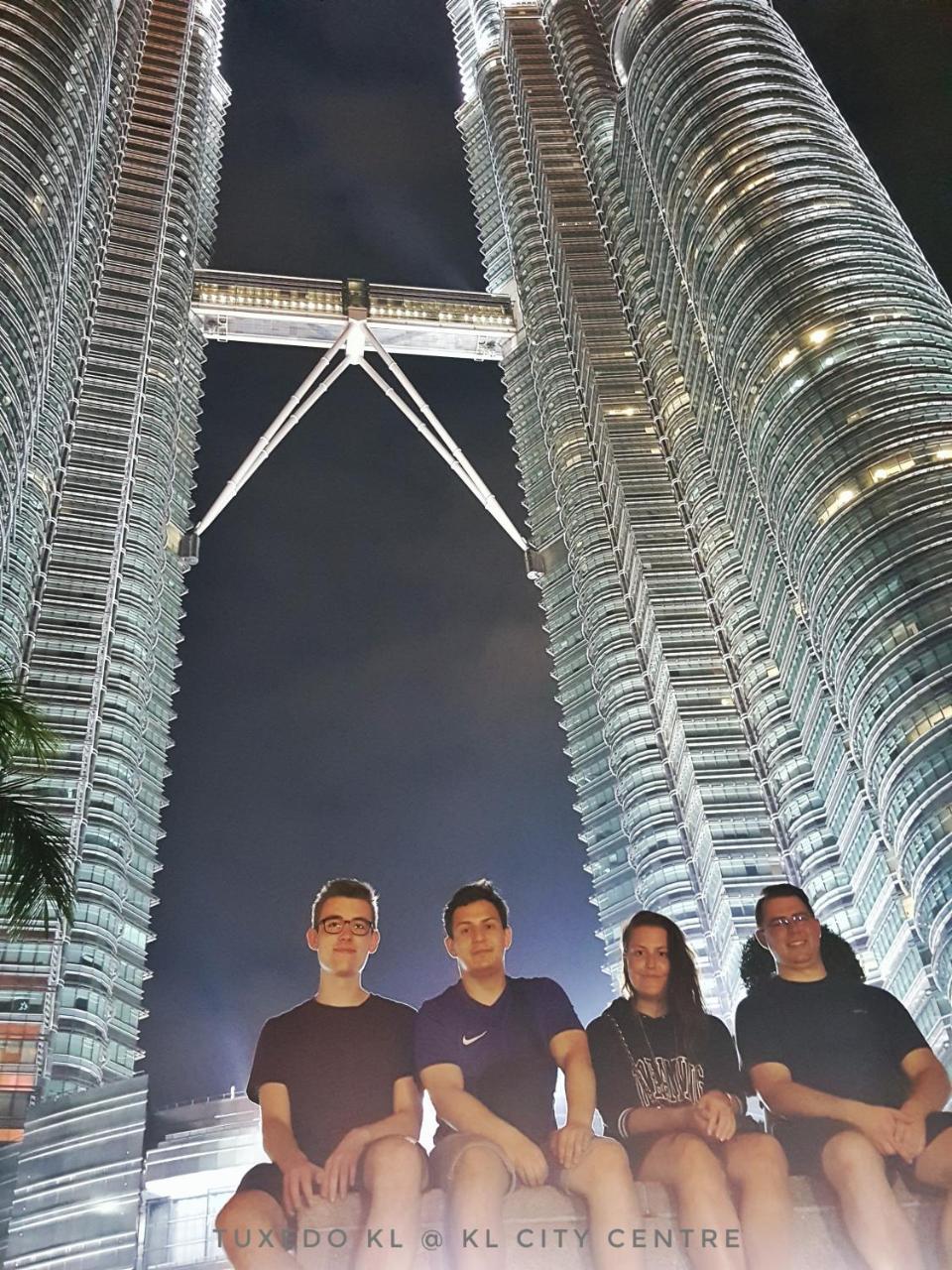 ホテルTuxedo Kl No.1 Rooftop Pool W Skyscraper Views クアラルンプール エクステリア 写真